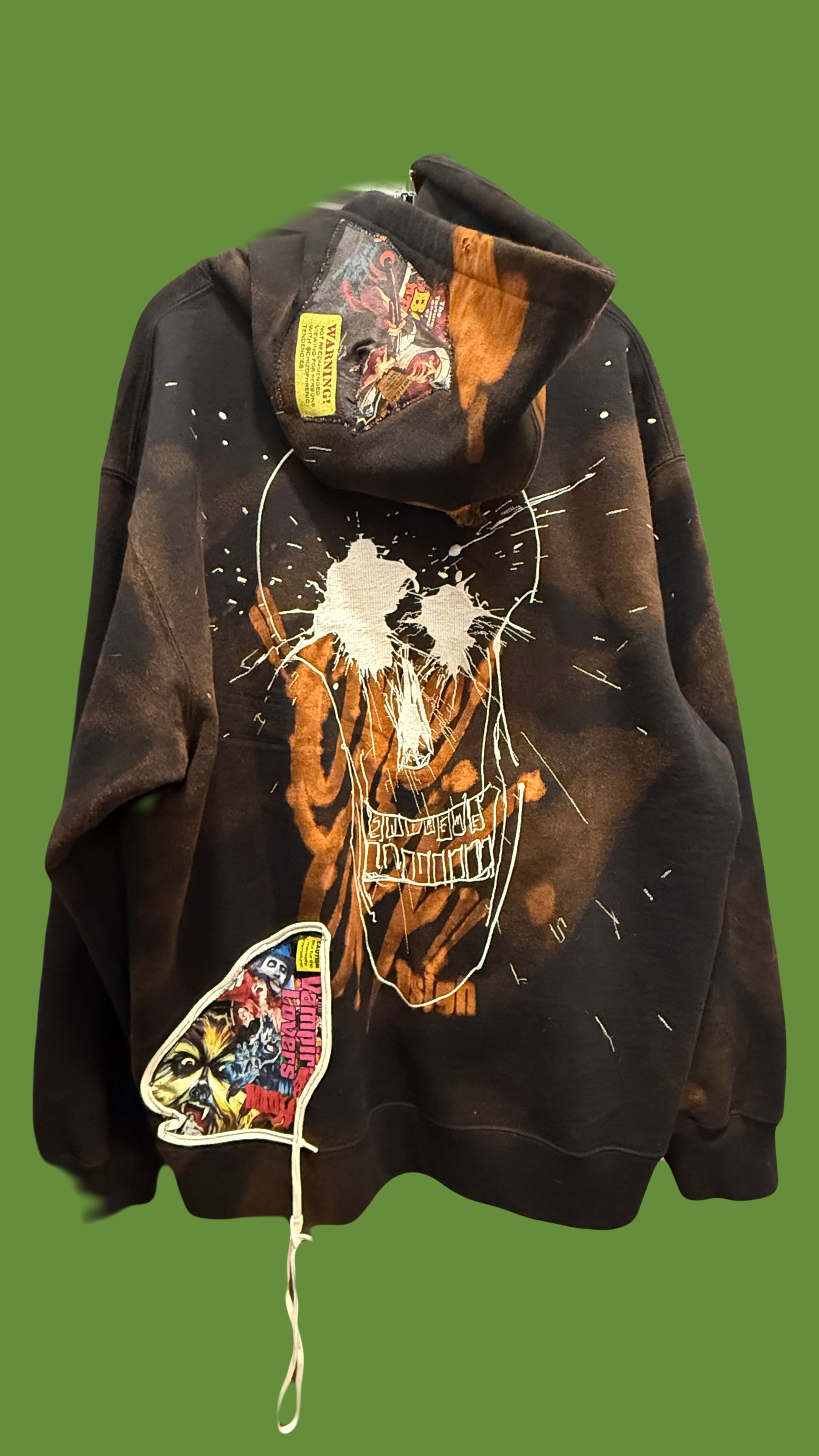 2025 Halloween hoodie (size XL)